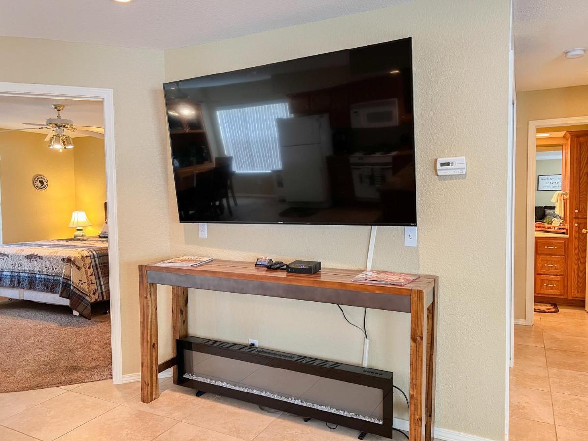 Lake Front 2Br Walk-In With Large Deck - Free Tickets Included - 79-1 Бренсън Екстериор снимка