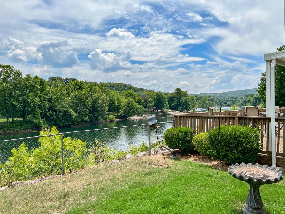 Lake Front 2Br Walk-In With Large Deck - Free Tickets Included - 79-1 Бренсън Екстериор снимка