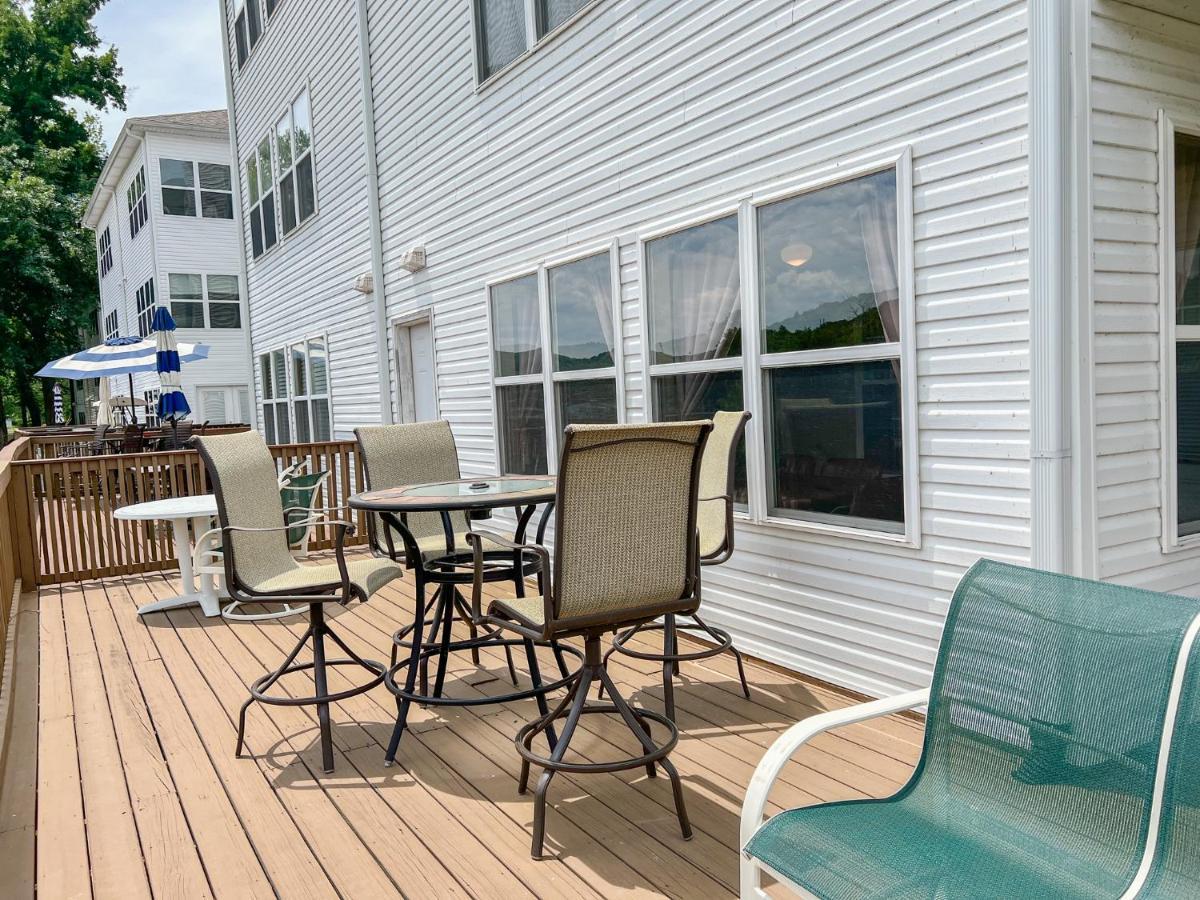 Lake Front 2Br Walk-In With Large Deck - Free Tickets Included - 79-1 Бренсън Екстериор снимка